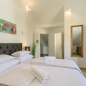 https://villa-white-trogir.hotels-in-trogir.com