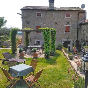 Couette-café Al Merlo Olivo, Rural Istrian House, Buje